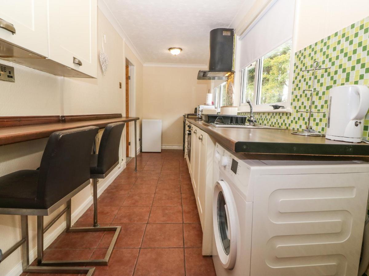 Petlyns Patch Villa Holyhead Ngoại thất bức ảnh